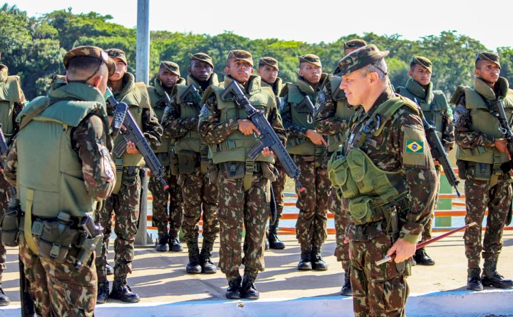 O Comandante do Exército visitou o 23º Esquadrão de Cavalaria Mecanizada de Selva