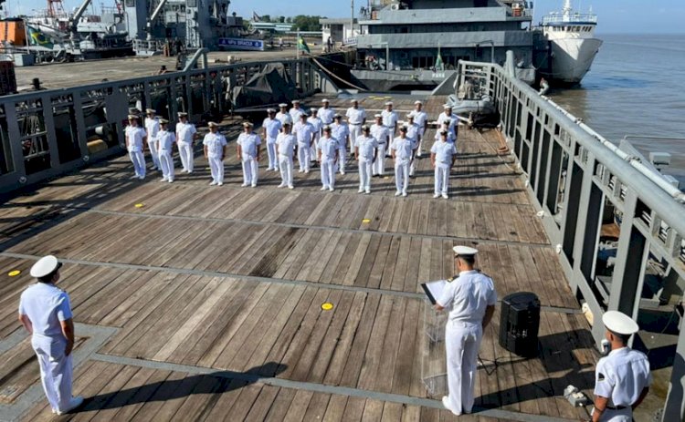 Comando do 4º Distrito Naval realiza Cerimônia em Memória aos Mortos da Marinha em Guerra