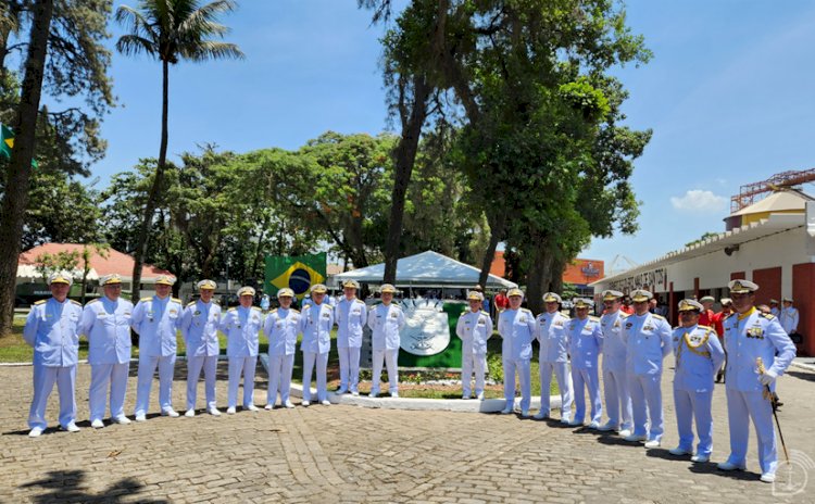 Marinha reativa Grupamento de Fuzileiros Navais de Santos