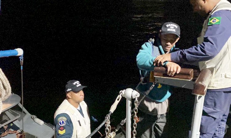 Marinha resgata tripulante indonésio a mais de 2.300 km da costa brasileira Fonte: Agência Marinha de Notícias