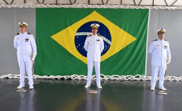 Passagem de Comando do Navio-Auxiliar (NA) “Pará”