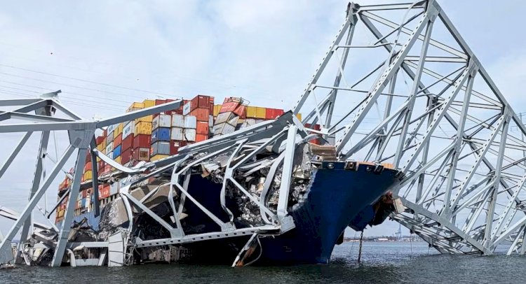 Piloto de cargueiro pediu ajuda de rebocador antes de atingir a ponte de Baltimore