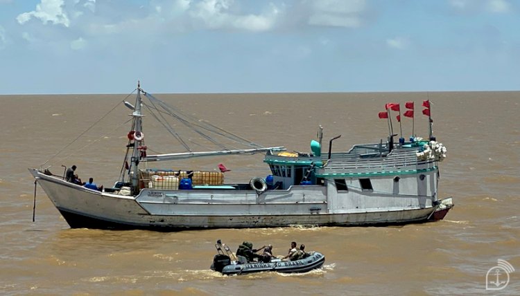 Marinha e Polícia Federal apreendem carga de cigarros contrabandeados no litoral do Pará